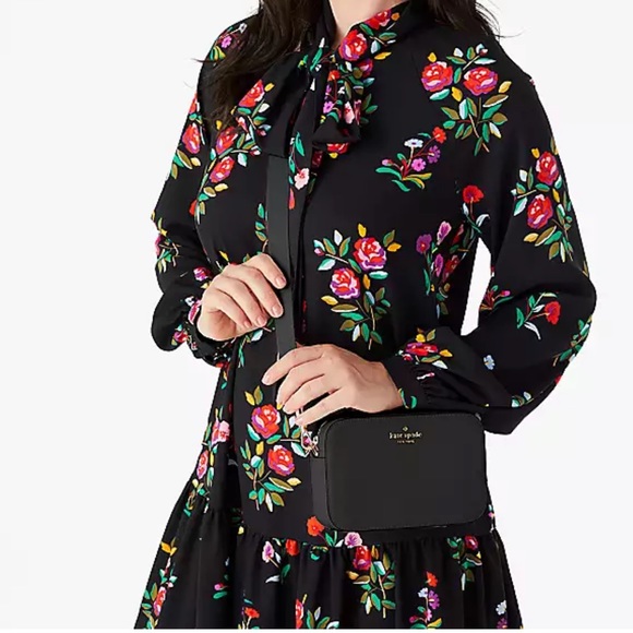 Kate Spade Madison Mini Camera Bag
COLOR:
Black 
NWT - Picture 2 of 16